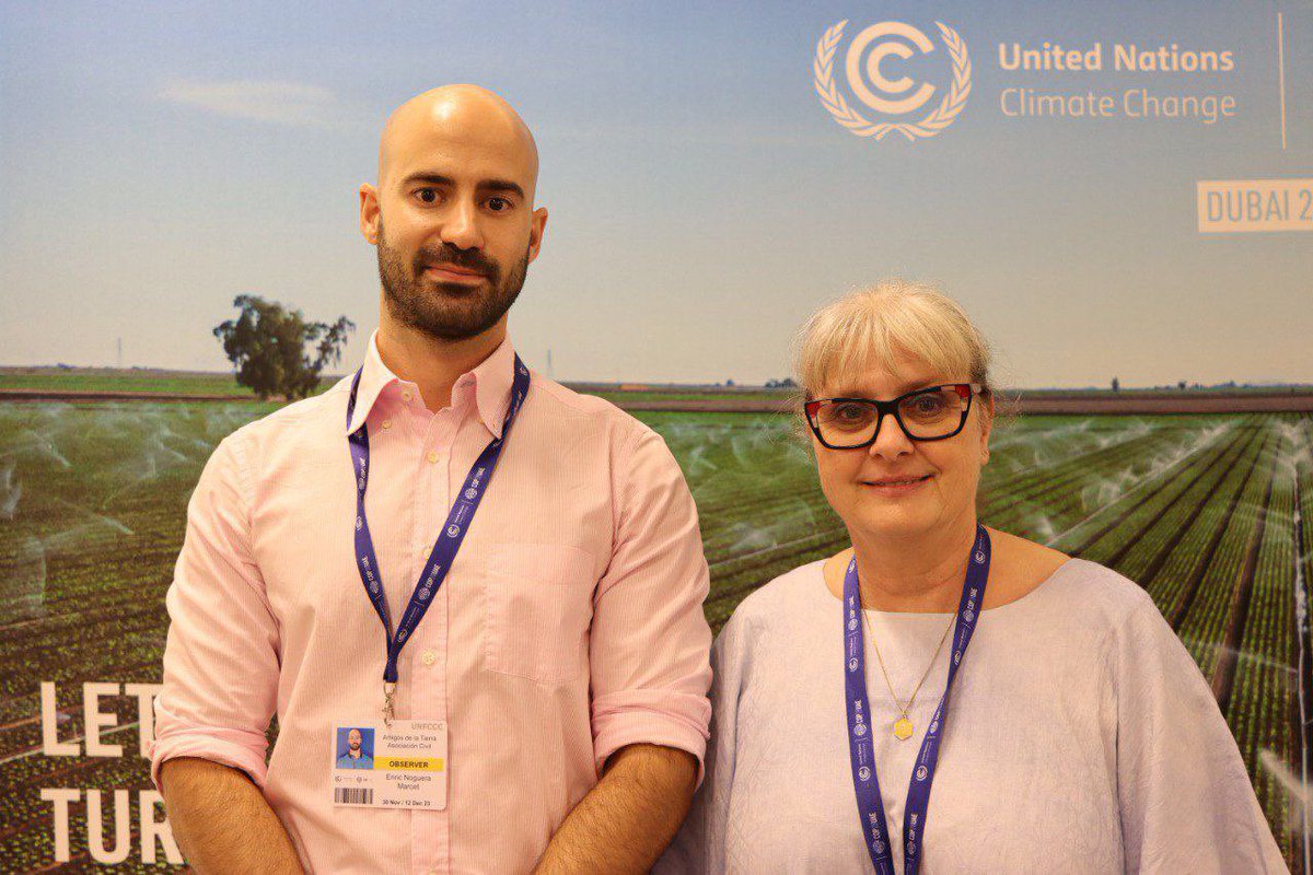 Plant_Treaty's tweet image. Enric had positive talks about #PlantBasedTreaty with Lia Mahy, technical nutrition officer at @WHO. They discussed the link between the global health crisis, food insecurity and the climate crisis. WHO recognise the benefits of increasing consumption of plant-based foods for…