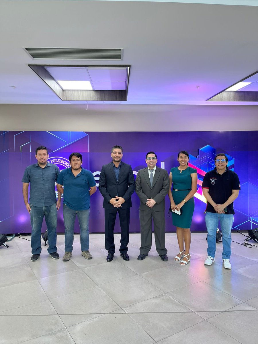 CIDNAespol's tweet photo. Aplaudimos la decisión de @espol a través del @DEC_INV_ESPOL de reconocer la investigación científica y así motivarnos a seguir esforzándonos en contribuir con el avance de la ciencia y la tecnología. ¡Felicitamos a todo nuestro equipo en #CIDNAEspol! https://t.co/IuijsYr0YH