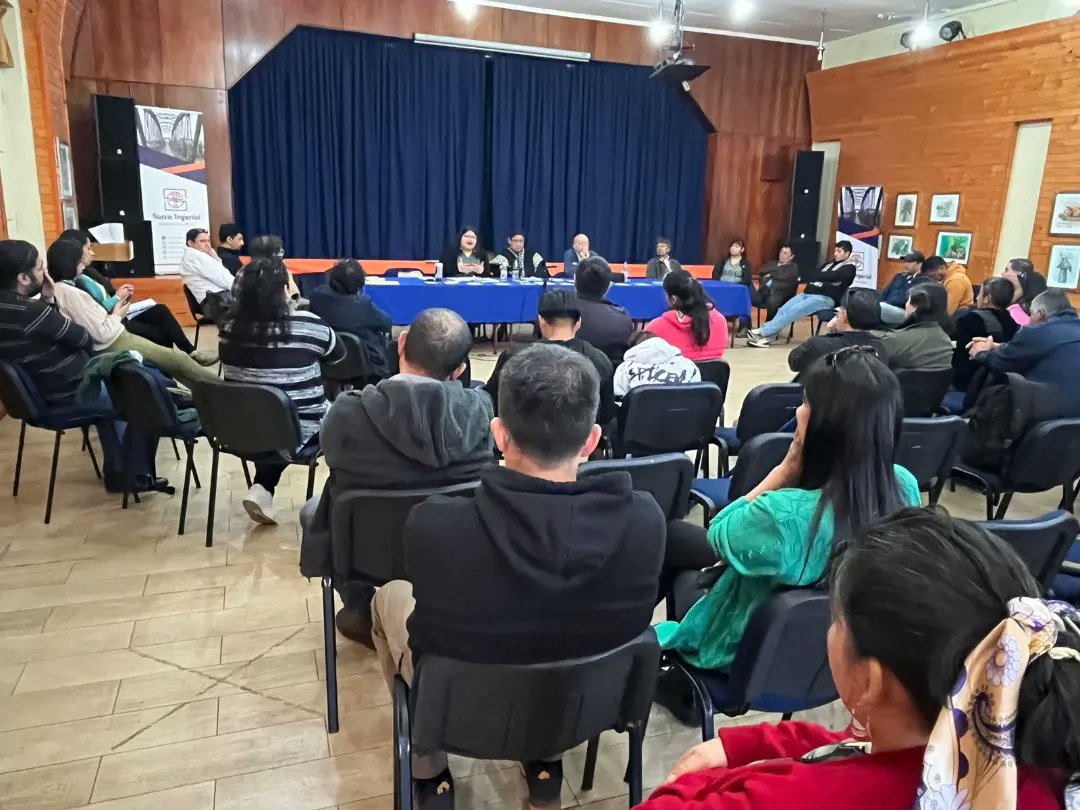 NAlihuen's tweet photo. Gran alegría🤗la formación del comando #encontra de Nueva Imperial✊🏾

Gracias a los/as organizadores/as. 

Y a los/as asistentes en general. chaltumai @KinturayMelin @ericka_nanco @JulioMarileo https://t.co/pZ25hTfeig