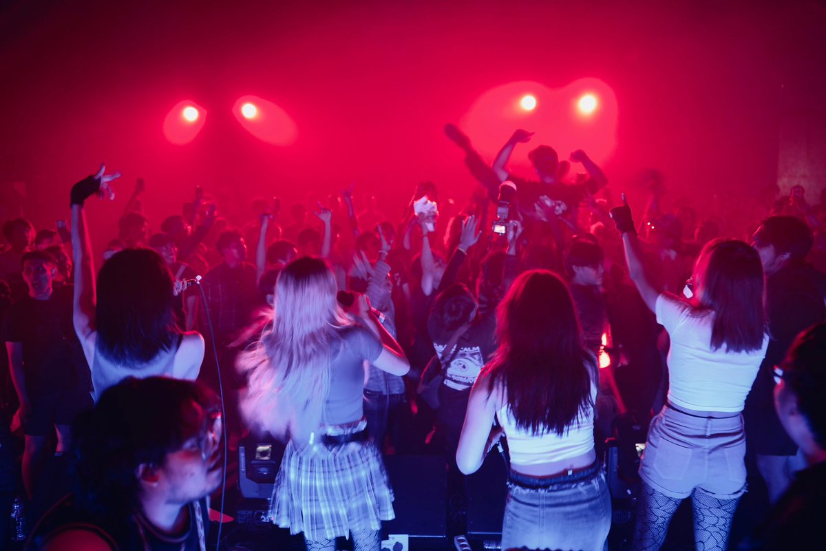 daizee_official's tweet image. how did we go from that to this.. 🫨