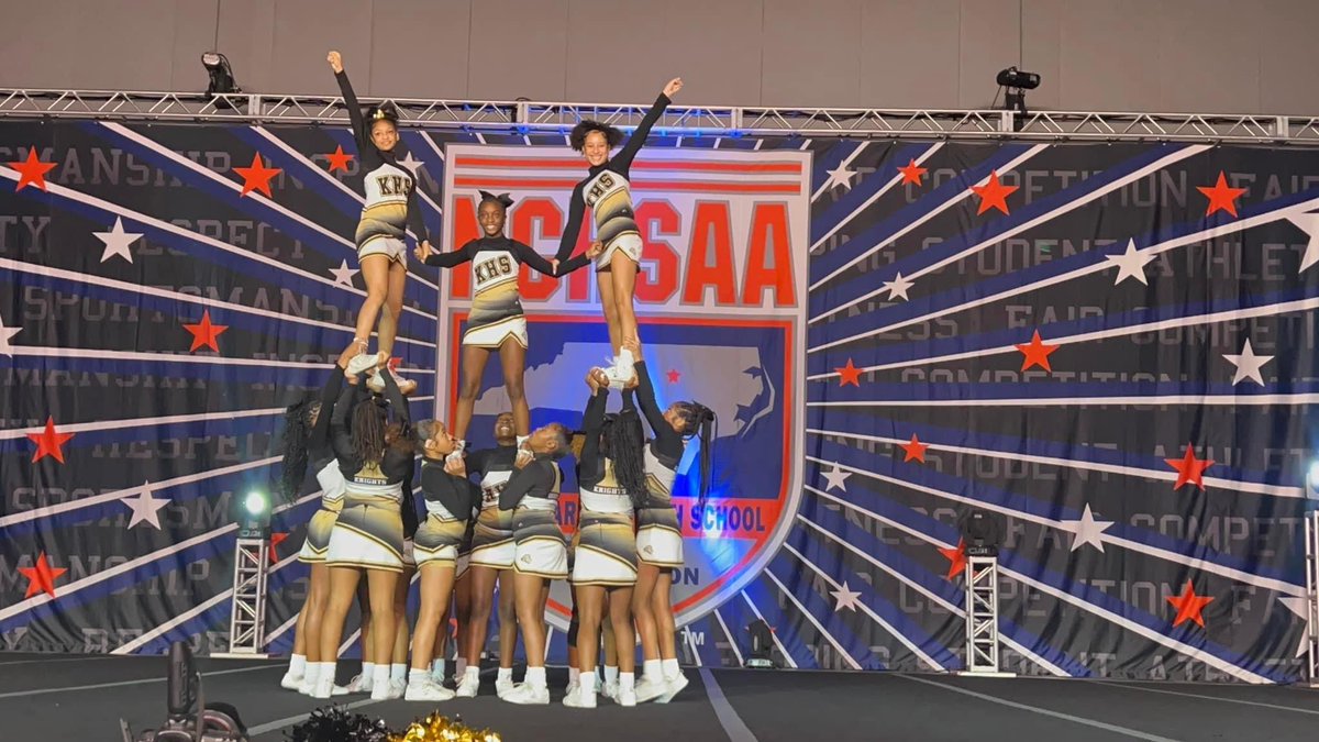 AlexJohnson2020's tweet photo. Amazing weekend for @KnightsKHSCheer . It’s only up from here! 💛 https://t.co/iEZyG34kzf