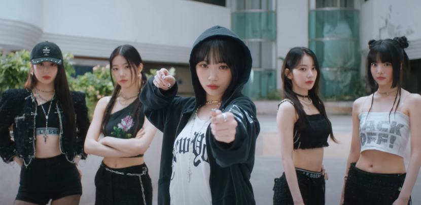 AboutMusicYT's tweet photo. NME has named the best kpop songs of 2023:

1. NewJeans - Super Shy
2. LE SSERAFIM – Eve, Psyche &amp; The Bluebeard’s Wife
3. (G)I-DLE - Queencard
4. NCT DoJaeJung – Perfume https://t.co/bjDBx8EhUn
