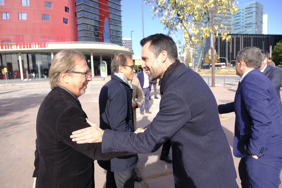 CambraBCN's tweet image. El president de la #CambraBCN @DrSantacreu participa a l'acte institucional de l'ampliació del recinte de Gran Via de @Fira_Barcelona.

🧱 En acabar els treballs el recinte firal comptarà amb 300.000 m2 i es convertirà en un dels més extensos d'Europa.