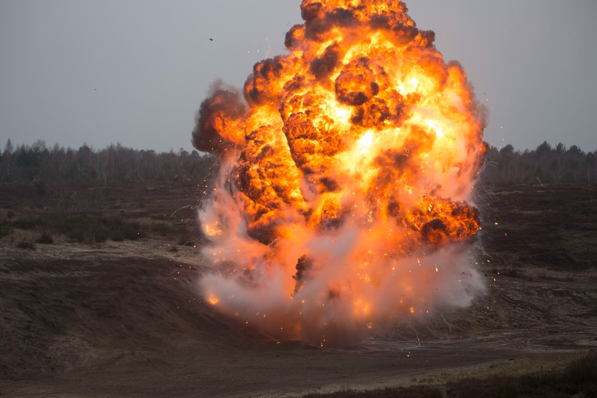 CanadianArmy's tweet image. 🔥💥 Happy St. Barbara's Day to our incredible Gunners, Combat Engineers, and Technicians! 🍁✨   

Today, we salute the unwavering spirit of those who excel in precision, skill, and dedication.