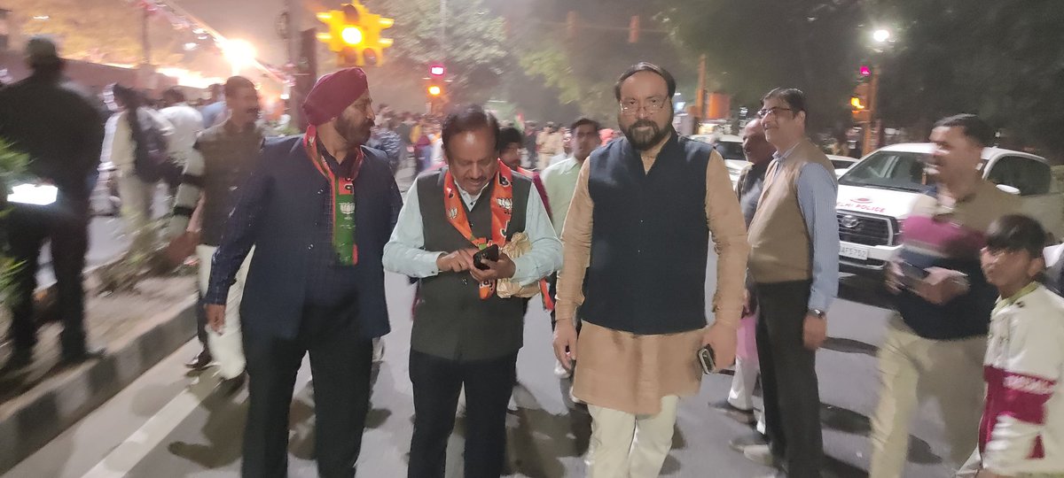 KuldeepVigBJP's tweet photo. राजस्थान मध्य प्रदेश छत्तीसगढ़ विधानसभा चुनाव में जीत पर  भाजपा राष्ट्रीय मुख्यालय पर विजय उत्सव |

#rajasthanelection2023 #MadhyaPradeshElections #chattisgarh

@ianuragthakur @mssirsa https://t.co/OydtHVshYD