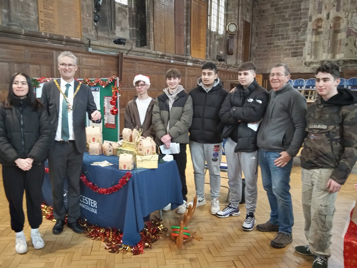 It was great to meet Worcester Sixth Form College students and staff at the Young Enterprise stall on Saturday. One of the students even managed to sell me something - business leaders of the future. Good luck! <a href="/WSFC_Official/">Worcester Sixth Form</a> <a href="/youngenterprise/">Young Enterprise</a>