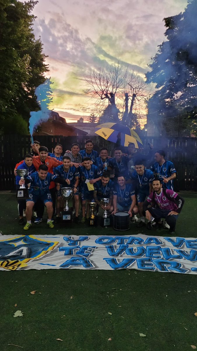 LaReseerva's tweet photo. HOLA GENTE LINDA, RECUERDEN TRES COSAS MUY IMPORTANTES EN LA VIDA 

PRIMERO: SOMOS CAMPEONES

SEGUNDO: CEMENTO

TERCERO: HOY LES ENTREGAN EL PREMIO "LE GANAMOS UN PARTIDO A LA RESERVA”

🏆😂 https://t.co/IKD4ONXj1E