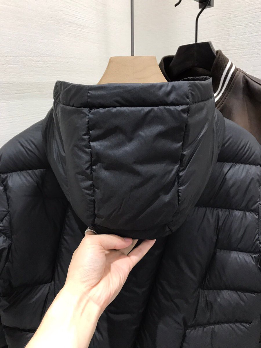 Ataraxialab158's tweet photo. MONCLER 时装款棒连帽羽绒服外套
更多新款请添加👇🏼
【WeChat:ANIMATRISTESSE】
【Telegram:https://t.co/BsJzizGs7B】
【WhatsApp:+8617095230010】
#ootd #outfit #look #lookbook #fashion #style #mytheresa #hypebae #streetbeast #complexstyle #moncler https://t.co/r5N1Twe1AZ