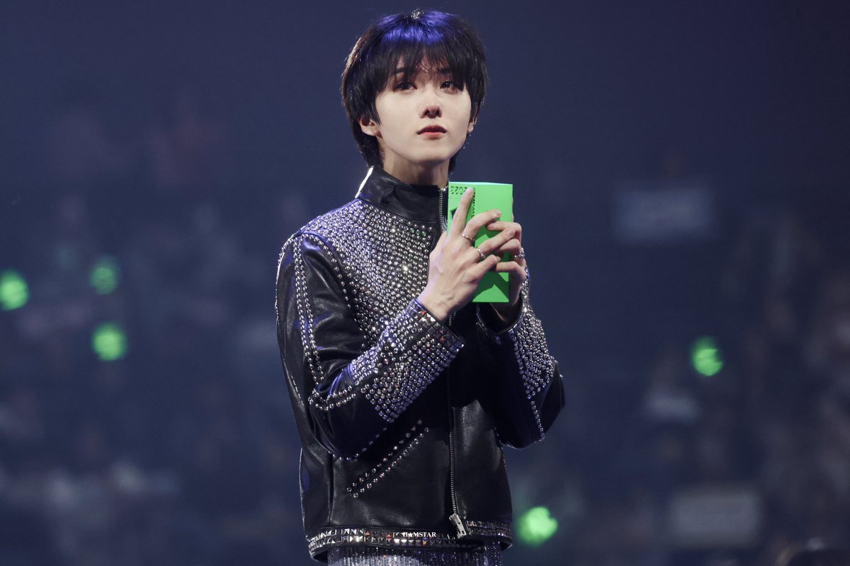 hyoJujung_92's tweet photo. 231202 MMA #지성 

네 꿈을 담은 우주는 끝없이 비상할 테니까

#엔시티드림 #NCTDREAM #JISUNG #박지성 #チソン https://t.co/g9B03tYOPo
