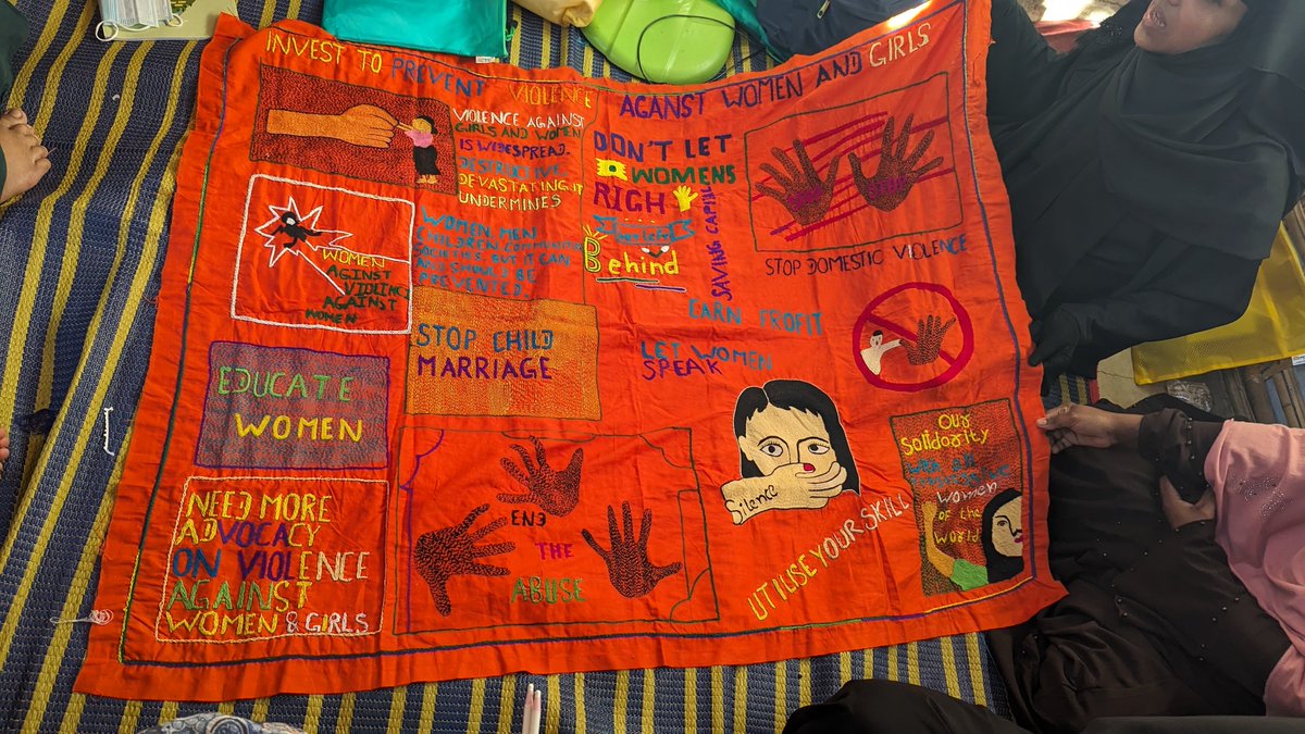 asia_ajar's tweet photo. In commemorating the #16DaysofActivism against Gender-based Violence, @asia_ajar held a workshop in Cox's Bazar, Bangladesh to empower #Rohingya women through artistic expression. 

#WithTheRohingya https://t.co/8ymZBMZS1U