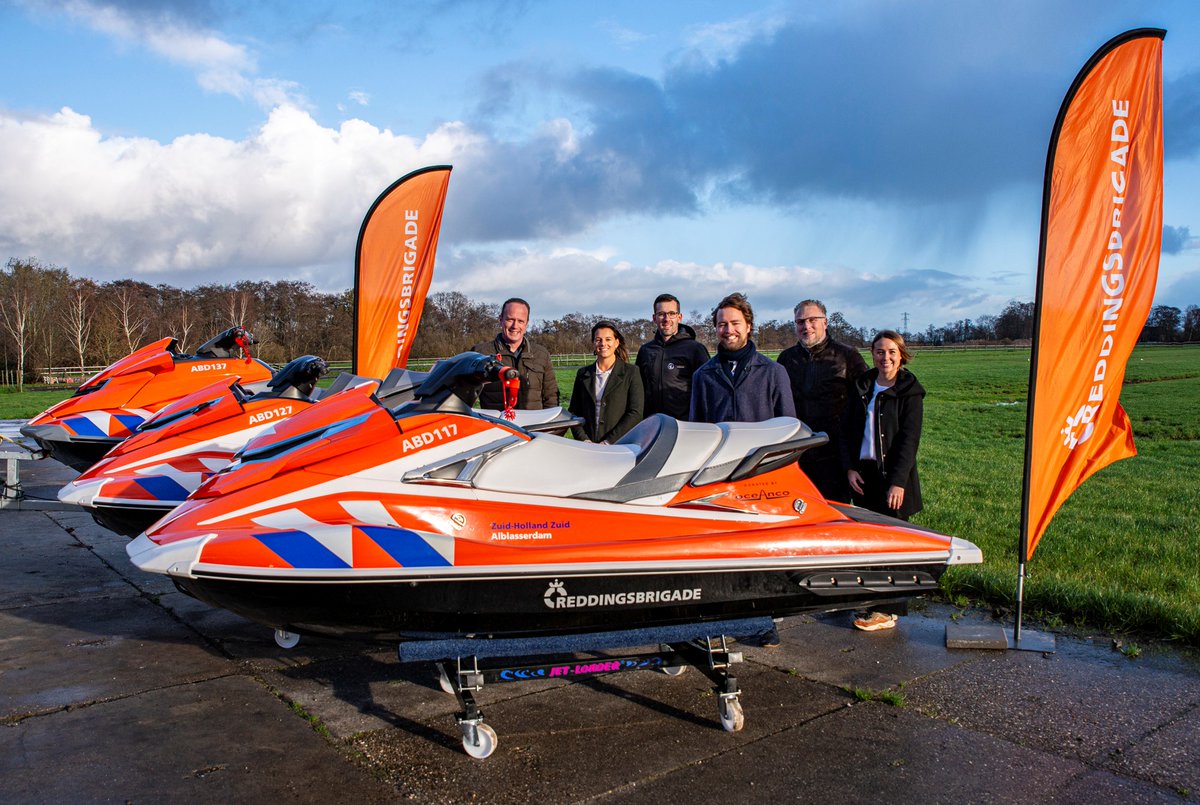 Donatie <a href="/oceancoyacht/">Oceanco</a>: drie waterscooters aan Alblasserdamse Reddingsbrigade. De Yamaha WaveRunners zijn door het Service Center van Reddingsbrigade Nederland nagekeken en voorbereid op bestickering en striping.
bit.ly/3RppZ4W
#reddingsbrigade #waterhulpverlening #YAMAHA