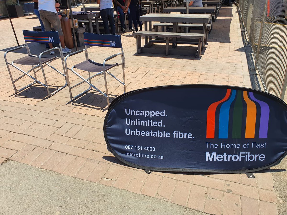 BusyCornerIS's tweet photo. @metrofibre flagship township store launched in proud partnership with BUSY CORNER Imbizo Shisanyama — The Metro Fibre senior team buying copies of Conquering the Poverty of the Mind to gain a deeper understanding of and appreciation for #townshipeconomy.🙏🏾

#ImbizoShisanyama https://t.co/WfE9IQjpVu