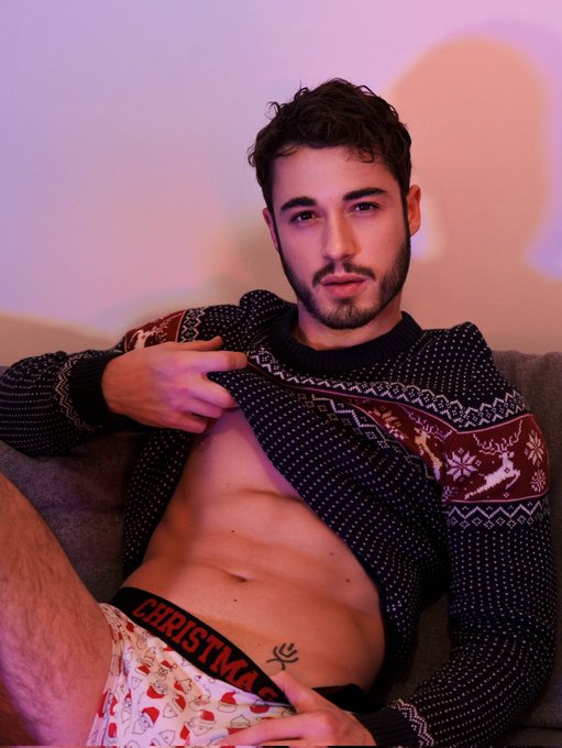 🚨 Sur mon MYM et Onlyfans promo -70% &agrave; tout nouvel abos code NOEL70 S&eacute;rie sp&eacute;cial No&euml;l 🎅🏼  1 vid&eacute;o par