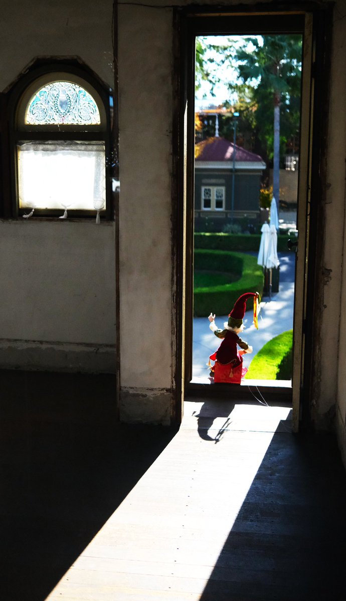 ForceMobil's tweet photo. Even the tiniest doors can lead to the grandest adventures – embrace the magic within and let your spirit soar, little elf! https://t.co/E8oKcFkhEP