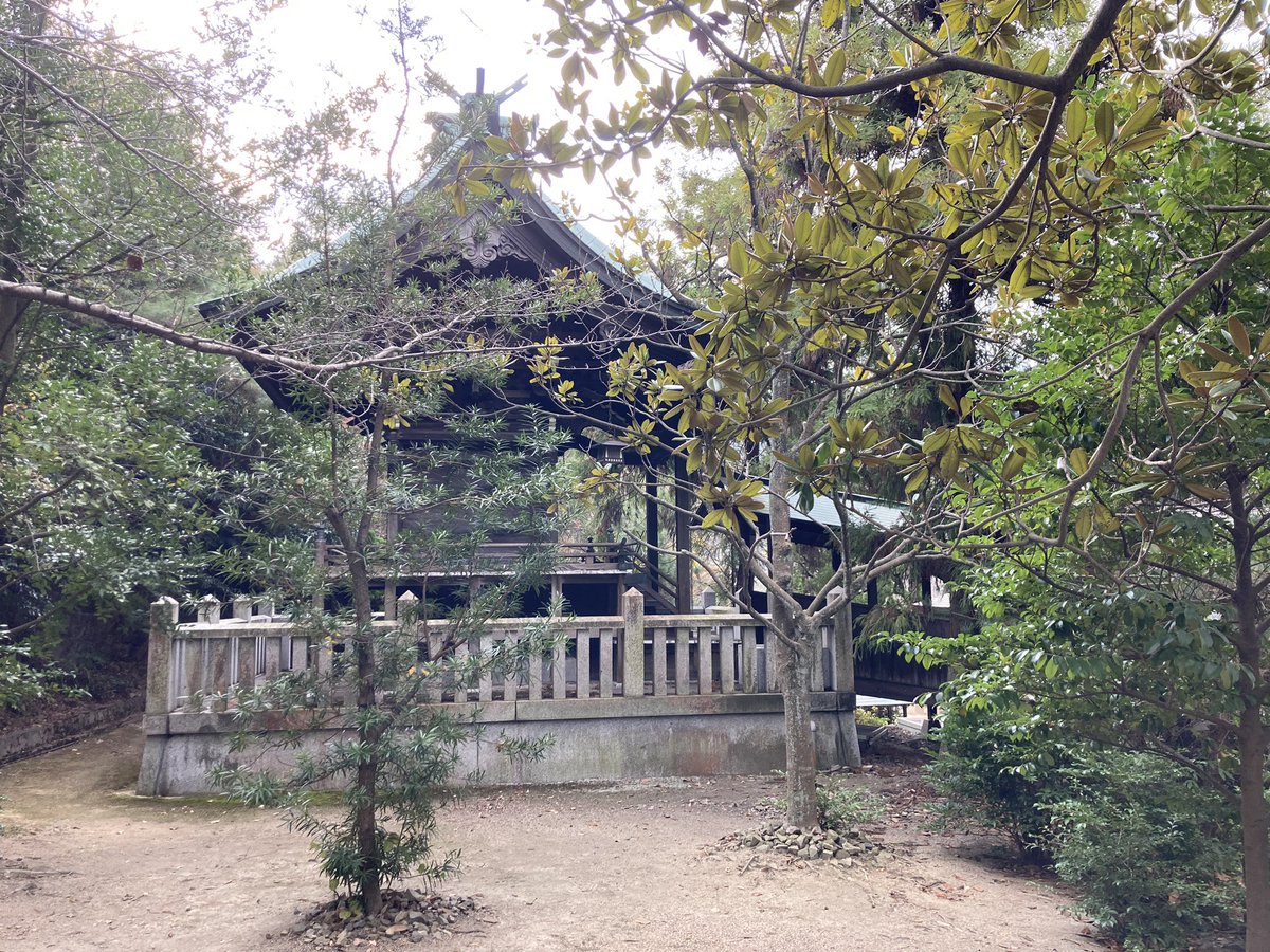 junklens's tweet photo. 昨日は久しぶりに木華佐久耶比咩神社にお詣りしました。
倉敷駅やその南の美観地区から南に離れた福南山の麓にあります。

毎年拝殿で新しいお神札を受けて正月準備を始めます😌 https://t.co/p4r1JunVBH