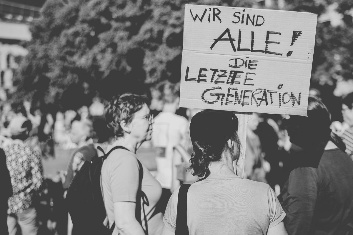 Zwei Updates bzgl. Kriminelle Vereinigung:

1️⃣ Auch bei <a href="/letztegenAT/">Letzte Generation Österreich</a> wird wegen Bildung einer kriminellen Vereinigung ermittelt. 

🤫 Soll das als Ablenkung dienen, um von den echten Verbrechen abzulenken, die gerade passieren?