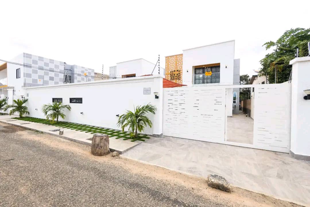 propertypluggh's tweet photo. Five (5) bedroom house available for sale in Spintex.

Call/WhatsApp +233248047153 for more information about this property.

Call or WhatsApp +233248047153 for more information or to schedule a meeting.

📍Spintex Road, Accra 

Price upon request https://t.co/0J7xMpiqQE