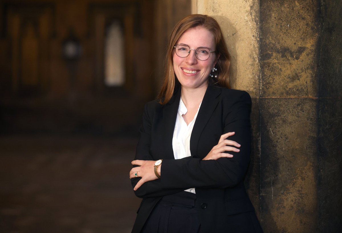 Early career researcher @OrbenAmy, a Group Leader @mrccbu and academic at St John’s, has been named a Future Leaders Fellow by @UKRI_News She will receive £1.9m to boost her research into social media and teenage mental health👏👇 joh.cam.ac.uk/early-career-a…