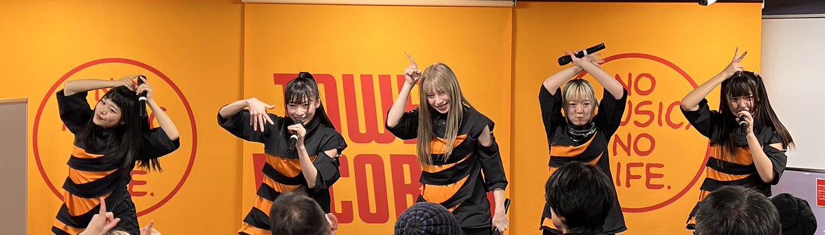 debychips's tweet photo. メンバーそれぞれのおでんポーズ🍢

#DUDADA
#FingerRuns https://t.co/1ySVkJBYRM