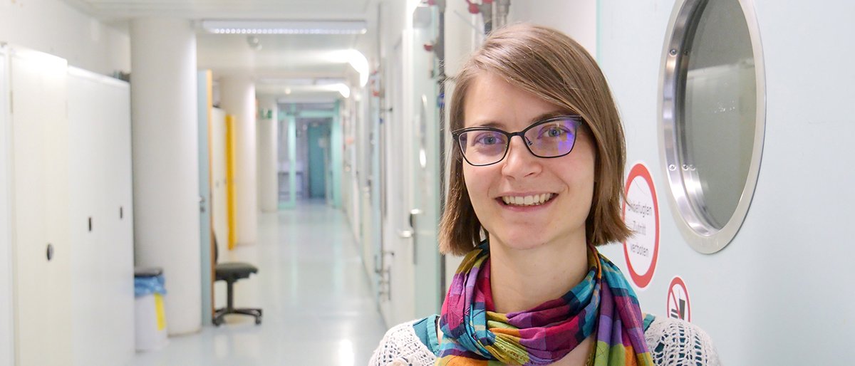 Welcome back at JMU! Neuroscientist @HannahHaberkern investigates, how flies and ants find their way. Right now she is setting up her own Emmy Noether independent junior research group, funded by the #DFG with around 2 mio. euros. @dfg_public #navigation uni-wuerzburg.de/en/news-and-ev…