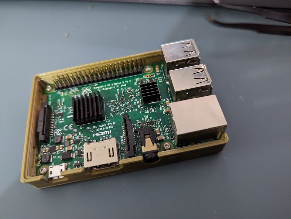 Someunknownname's tweet image. Quick Pi3 Case for my PiHole, i managed to knock the printer causing a layer shift but it still works fine.
#raspberrypi
#pi3
#3dprinting
#printtheworld3d🌎
#ender3v2
#pihole