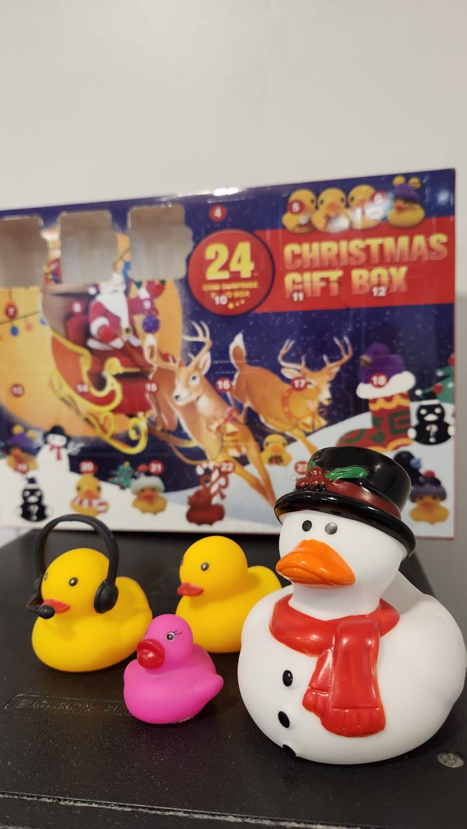Forget those chocolate advent calendars - we have one with rubber ducks 😂🎄🐥🦆 @UHMBT @teamPADU