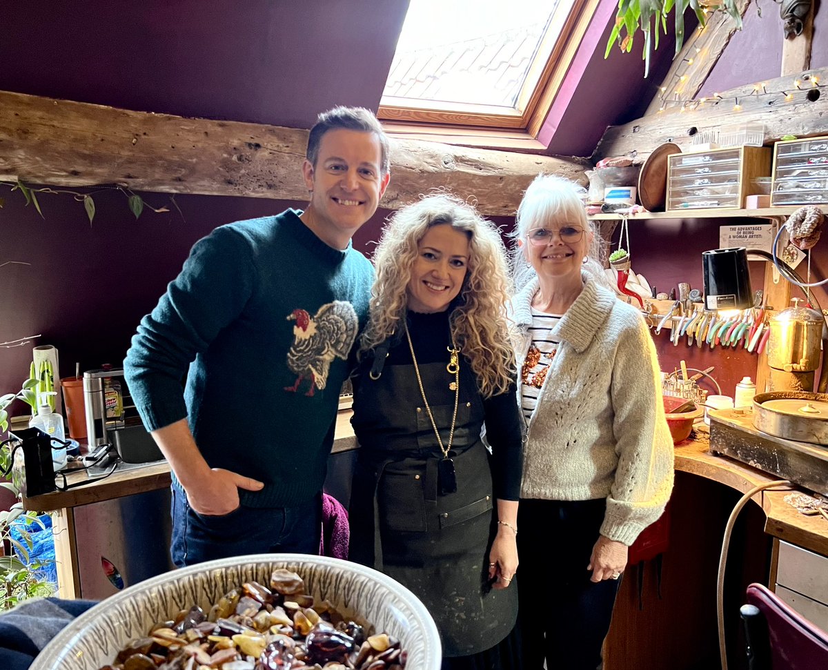 Sarah Caldwell Steele (@jetsarah) on Twitter photo A fun-filled couple of days filming with Matt Baker and parents for Channel 4. We talked geology, gemmology and of course, archaeology and my Durham research!
#whitbyjet #archaeology #atthebench #gemmology <a href="/ArcDurham/">Durham Archaeology</a> <a href="/DurUniEarthSci/">Durham Earth Science</a> A fun-filled couple of days filming with Matt Baker and parents for Channel 4. We talked geology, gemmology and of course, archaeology and my Durham research!
#whitbyjet #archaeology #atthebench #gemmology <a href="/ArcDurham/">Durham Archaeology</a> <a href="/DurUniEarthSci/">Durham Earth Science</a>