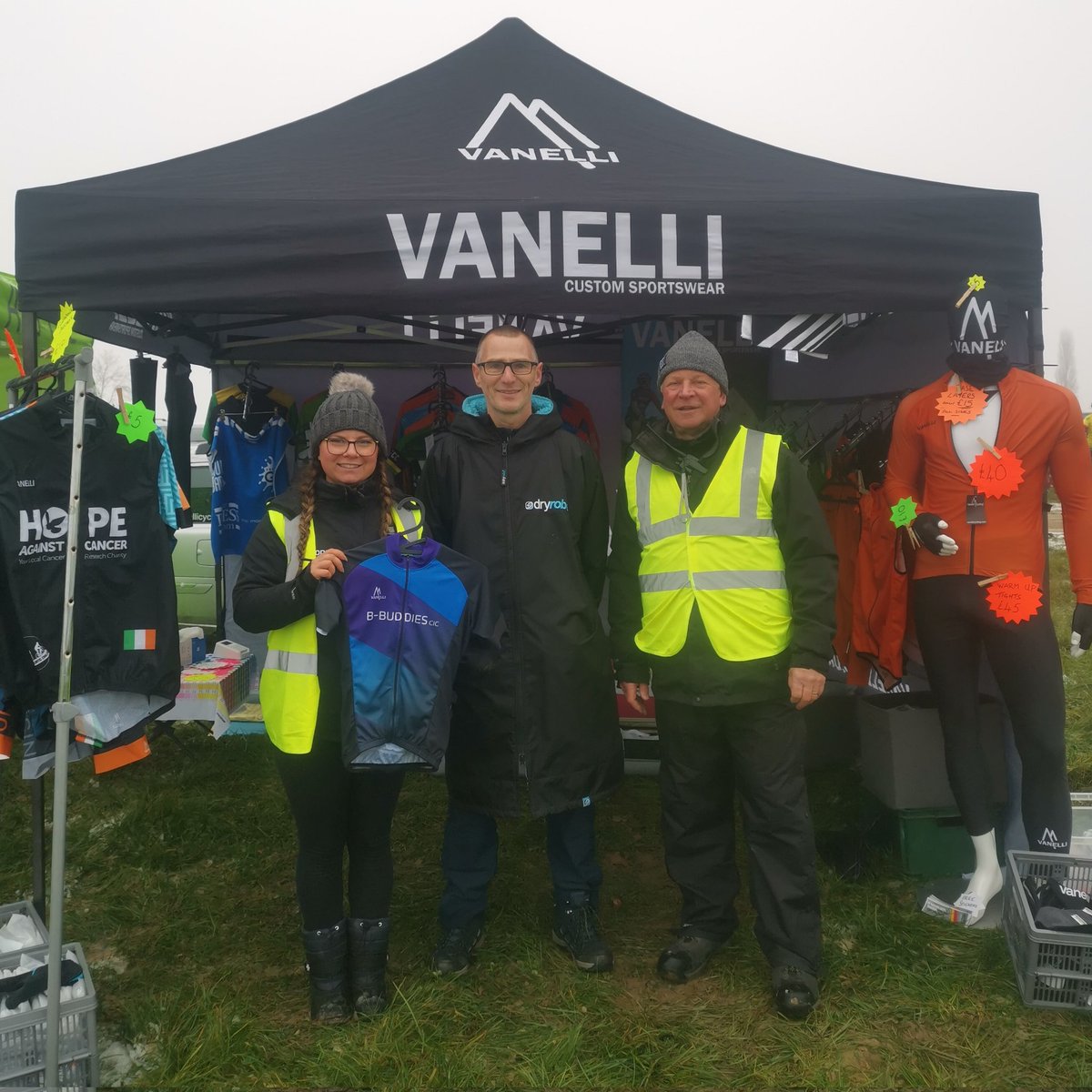 BBUDDIESCIC's tweet image. We managed to have a quick catch up with our fabulous kit supplier who had one of our jerseys on display!

Vanelli have supplied two types of jerseys for us as well as a buff and we love them all. They've been brilliant all of the way through the process from design to delivery👏