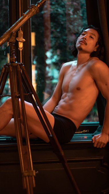 Will you draw me like one of your French girls? https://t.co/lUHPDQk3wz