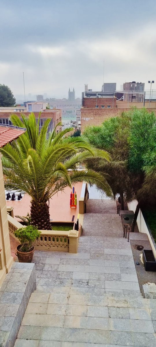 Our master trainer <a href="/WendyDelf/">Wendy Delf</a> leading the team at Oak House School, Barcelona in Evidence into Action. The dedication and progress of the team is remarkable! <a href="/VisibleLearning/">Visible Learning</a> 
#Education #CPD #CLPL #VisibleLearning