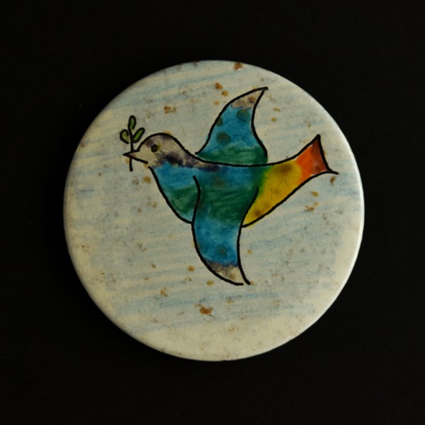 LSELibrary's tweet photo. Here are a few badges from the 1980s held in The Women's Library. See @GreenhamWomen for more. https://t.co/ro6fTWZKaz