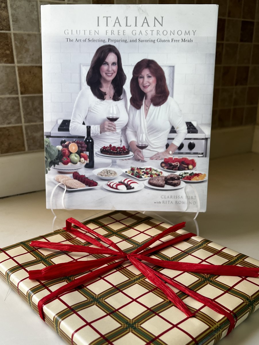 ClarissaBurt's tweet image. Another Italian Gluten Free Gastronomy cookbook being sent out  to find itself under someone's Christmas tree!  Give a healthy holiday gift to someone you care about!
Hard copy:  bit.ly/33LGZcB
Digital copy:  bit.ly/3GwO43i
#glutenfreefood #glutenfreerecipes