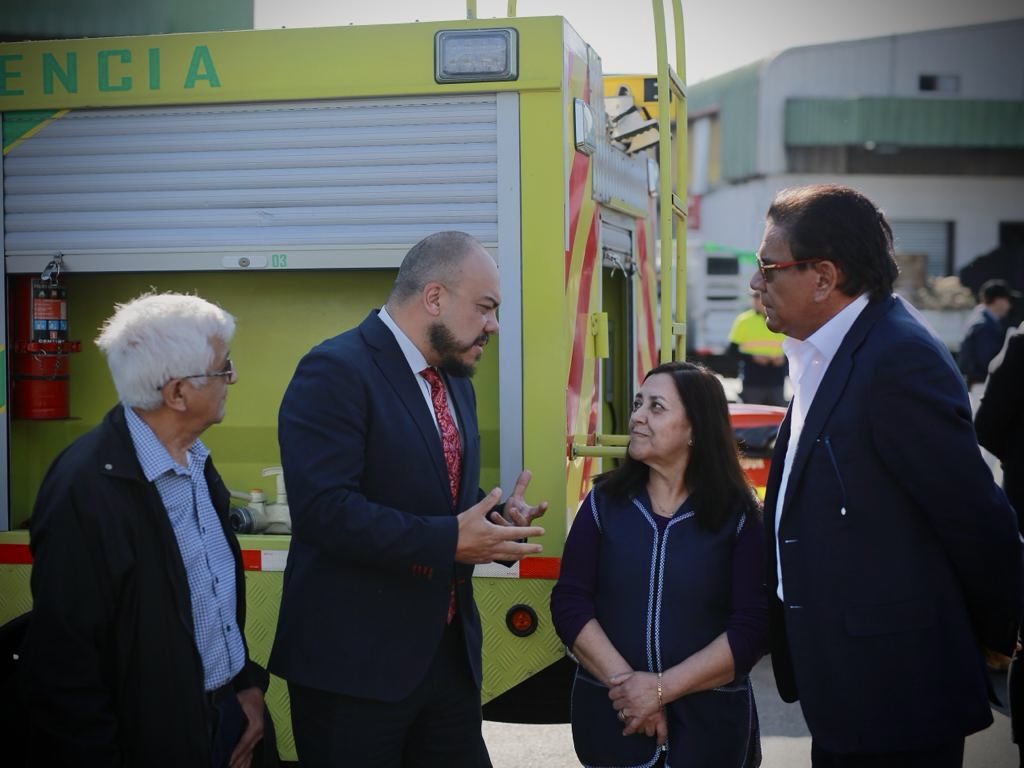 EduardoVergaraB's tweet photo. Llegamos hasta @lo_valledor para lanzar importante estrategia de #Prevención que contempla canales de denuncia, sistema de control y empadronamiento y reforzamiento a guardias. Aprovechamos de dar a conocer los elementos más importantes de la nueva Ley de Seguridad Privada. https://t.co/63h0GBS7sY