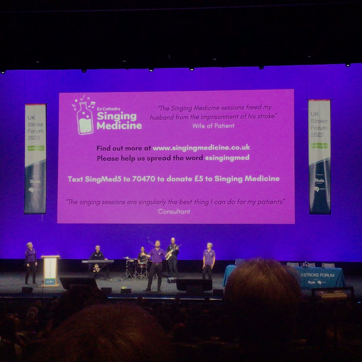 amanda_horler's tweet image. What a cracking start to UK Stroke Forum 2023 #UKSF23

A unique singing icebreaker, then opening plenary including  use of #RoutineData for stroke prevention &amp;amp; @audreybowenprof discussing current research evidence on health inequities in stroke.