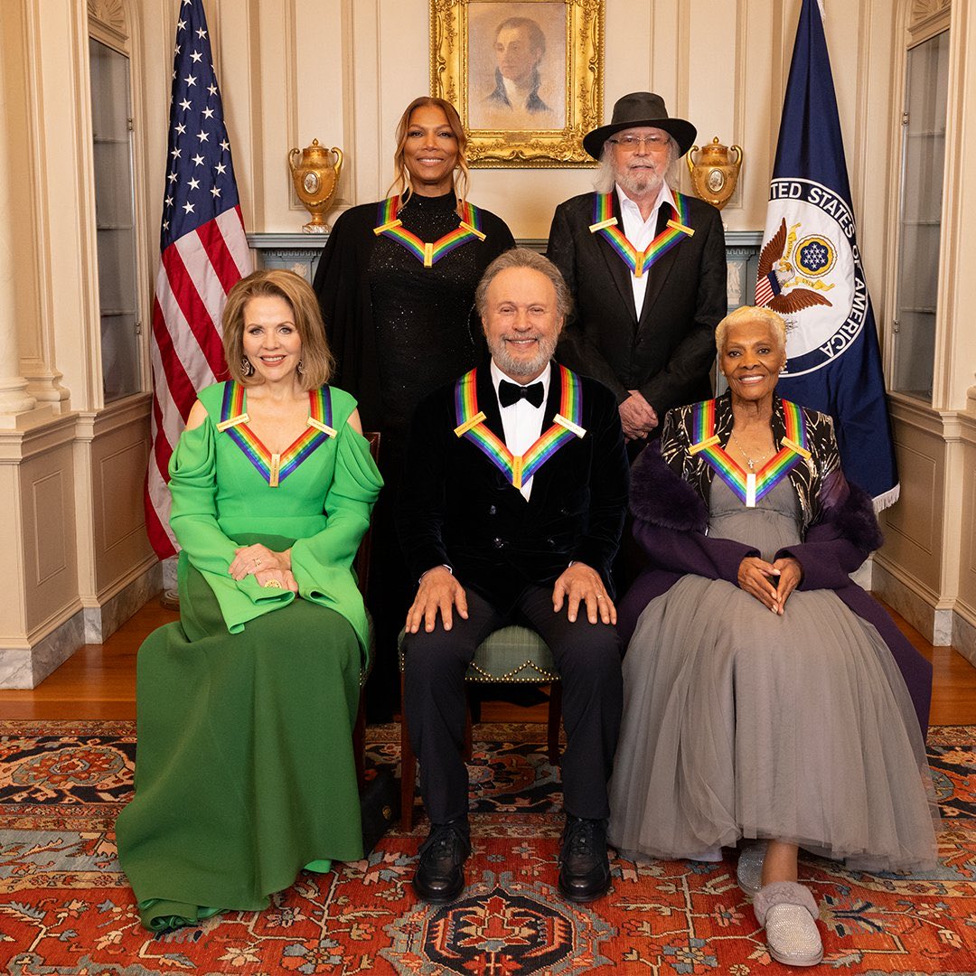 JohnBKing's tweet photo. Proud to see @SUNY alums ⁦@BillyCrystal⁩ (⁦@NassauCC⁩) &amp; ⁦@ReneeFleming⁩ (⁦@sunypotsdam1816⁩) recognized &amp; celebrated at the 46th Annual Kennedy Center Honors (@kencen⁩) alongside ⁦@IAMQUEENLATIFAH⁩, ⁦@dionnewarwick⁩, &amp; ⁦@GibbBarry⁩! https://t.co/GgCcghmzax