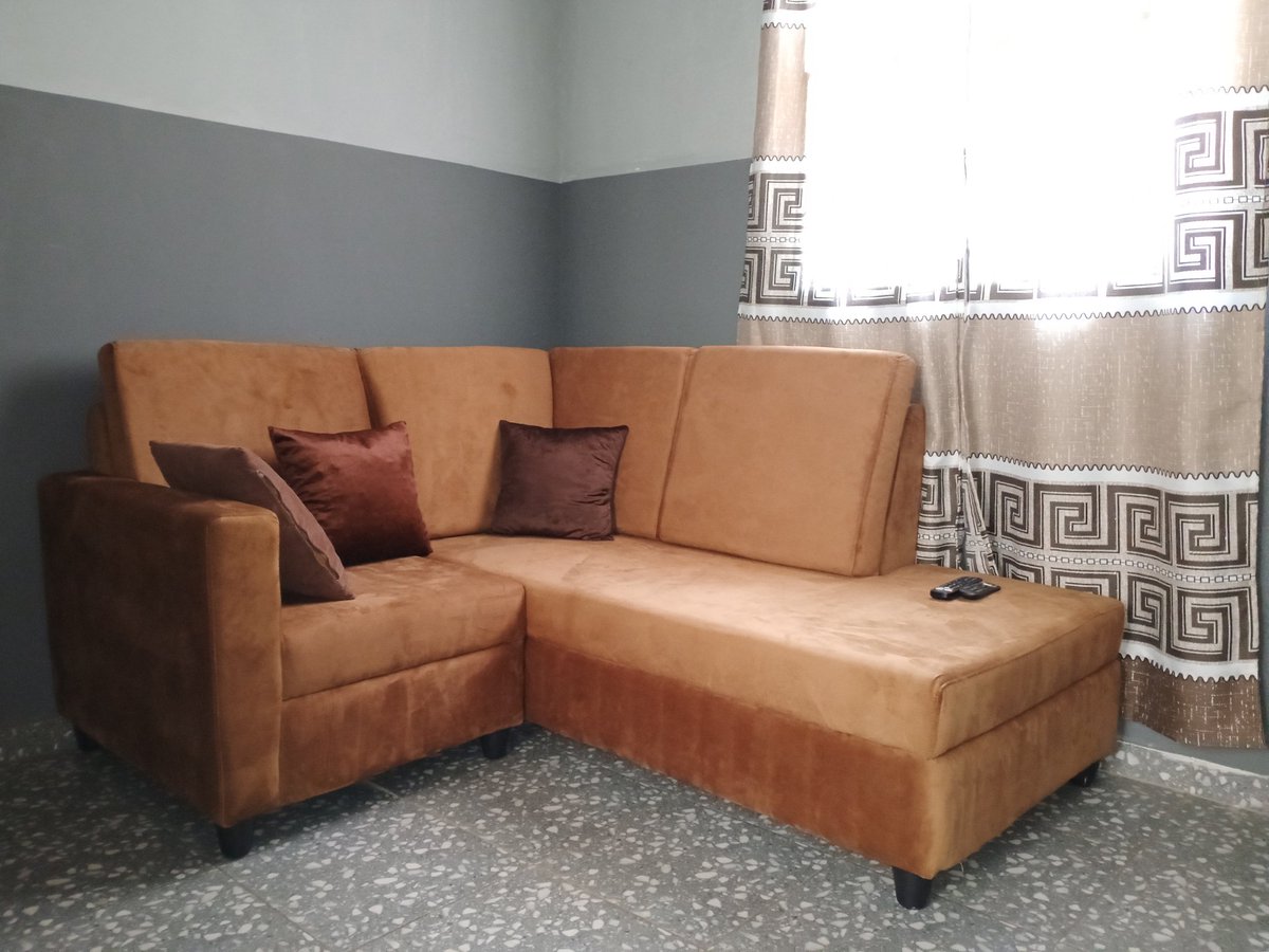 Lil_Gablex's tweet photo. Do u own a studio sized apartment or something bigger, n looking for the best fitting sofa?

Here's what u need!

It can be arranged in multiple ways (as seen in the pictures), depending on the size of your apartment, your taste or style.

Call/Whatsapp us: 08061678611 💯 https://t.co/TiWDpewwOg