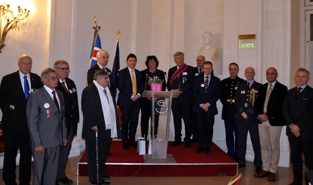 The Air Attaché, Gp Capt Jonathan Warren, was honoured to be part of the remise des médailles from the Association Nationale Franco-Britannique at the Senate last week, hosted by Senator Olivier Cadic.