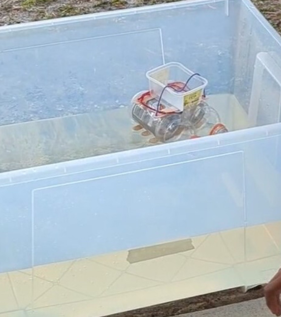 dowdellmagnet's tweet image. November design challenge! Students competed in creating boats made solely of recyclable items!! Thank you Mrs. Hawley!! #stem #mediacenter
#recycle. #reuse