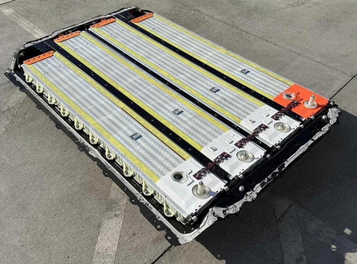 MikeStewart79's tweet image. An example of ‘net zero’ madness 

This is a Tesla battery. It takes up all of the space under the passenger compartment of the car.

To manufacture it you need:
--12 tons of rock for Lithium
-- 5 tons of Cobalt minerals
-- 3 tons of mineral for nickel
-- 12 tons of copper ore…