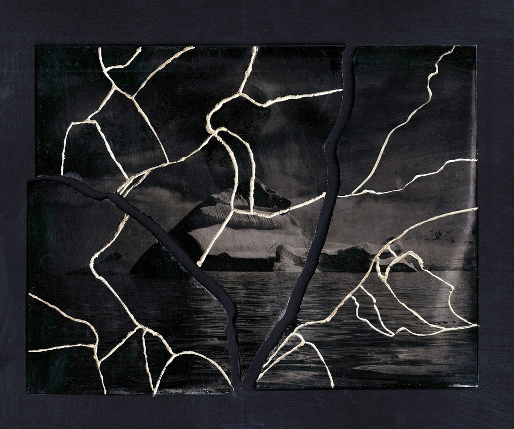 PhotoEdCANADA's tweet photo. ELLA MORTON: Arctic and analog explorations
By CORINNA VAN GERWEN
https://t.co/wEXm4WdHVG
#ellamortonart #ambrotypes #mordançage #colourmordançage #largeformat #experimentalphotography #analogue #filmisnotdead #wetplatecollodion #ambrotype #darkroom #kintsugi https://t.co/VXoV58ztN4