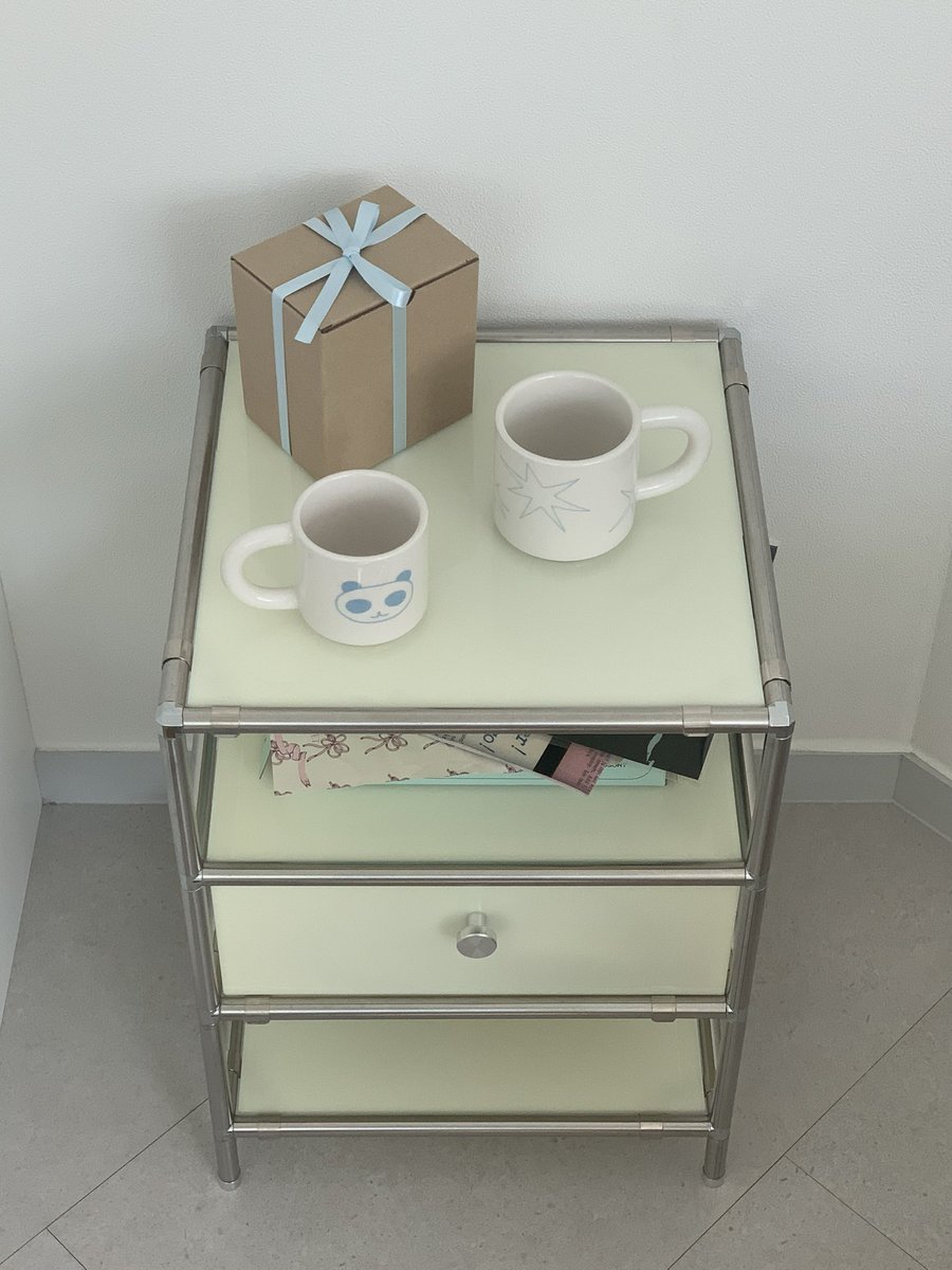 soop house open 

#follow  + #RT 해주신 한 분께 ouie x soop winter mug 또는 plate를 보내드립니다!