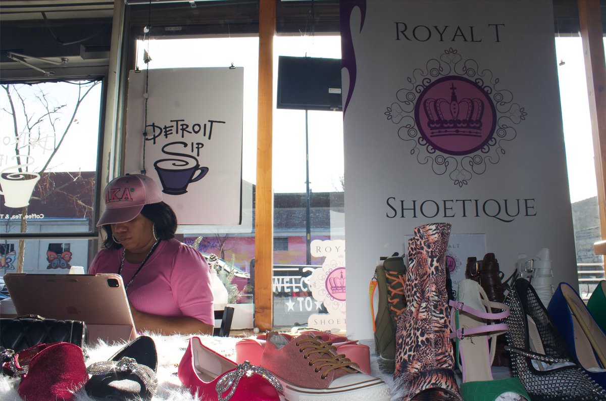 Let's spread some love and support for our favorite small businesses! Drop a comment below and tag your go-to small business that deserves all the recognition! 🙌🏼 Let's show them some serious love and help them thrive! 💪🏼✨ #SupportSmallBusinesses #ShopLocal ⬇️