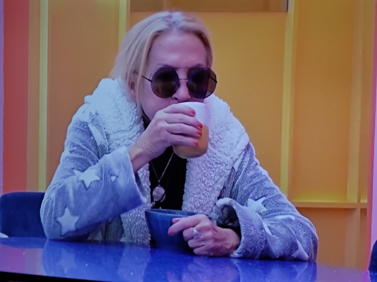 PaTrYdElFiS's tweet image. Merecidisima soledad y esta no es la SOLEDAD DEL GANADOR, sino de una persona nada buena...
#GHVIP04D