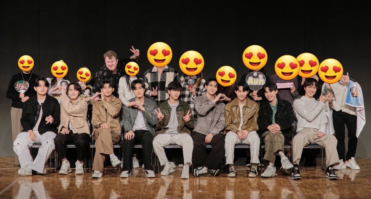 tbaudinette's tweet photo. Here I am at #MSPFMinTokyo with all the boys from Thai #BL series #MySchoolPresident! Such an amazing experience meeting #GeminiFourth, #MarkFord, #WinnySatang, #Captain, #Aun, and #Prom! 🥰 https://t.co/ebuCj0WPE9
