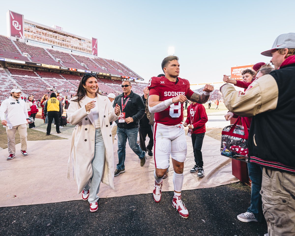 Dillon Gabriel tweet media