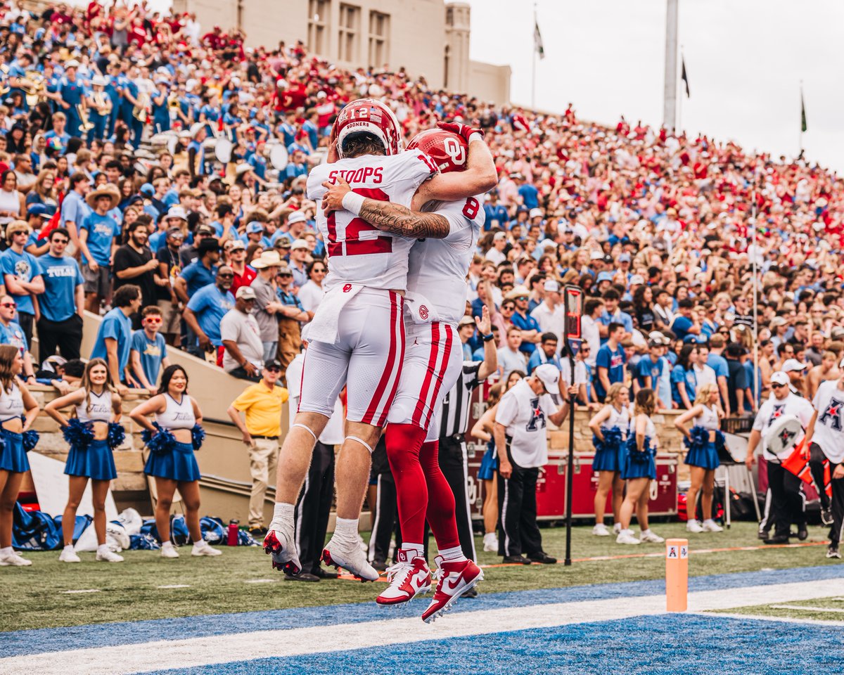 Dillon Gabriel tweet media