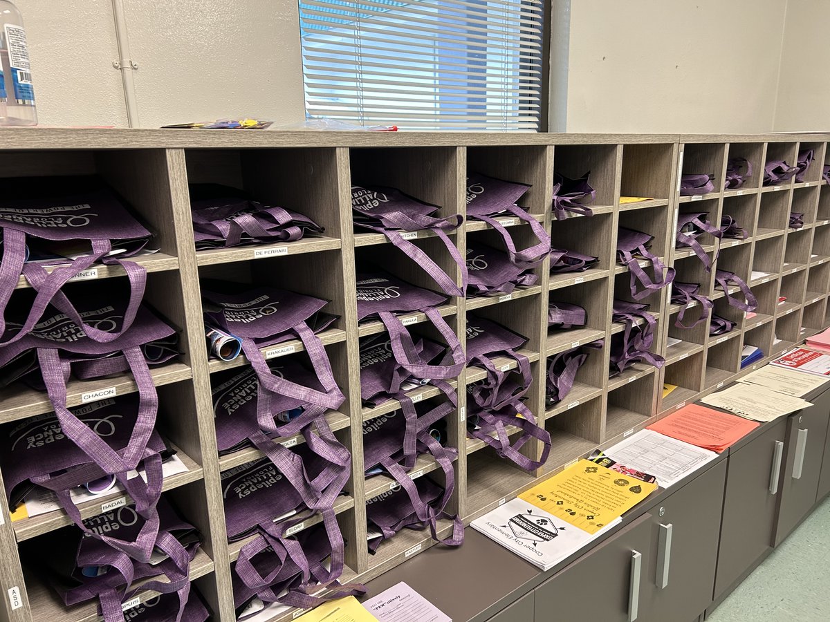 EpilepsyAFLA's tweet photo. Shoutout to the teachers and staff at Rock Creek Academy in Cooper City, FL. Thanks for Popping Out in Purple for Epilepsy Awareness Month and for your support in helping keep students with epilepsy safe at school πͺ π
#epilepsy #epilepsyawareness #popoutinpurple https://t.co/HYen8wjb5a