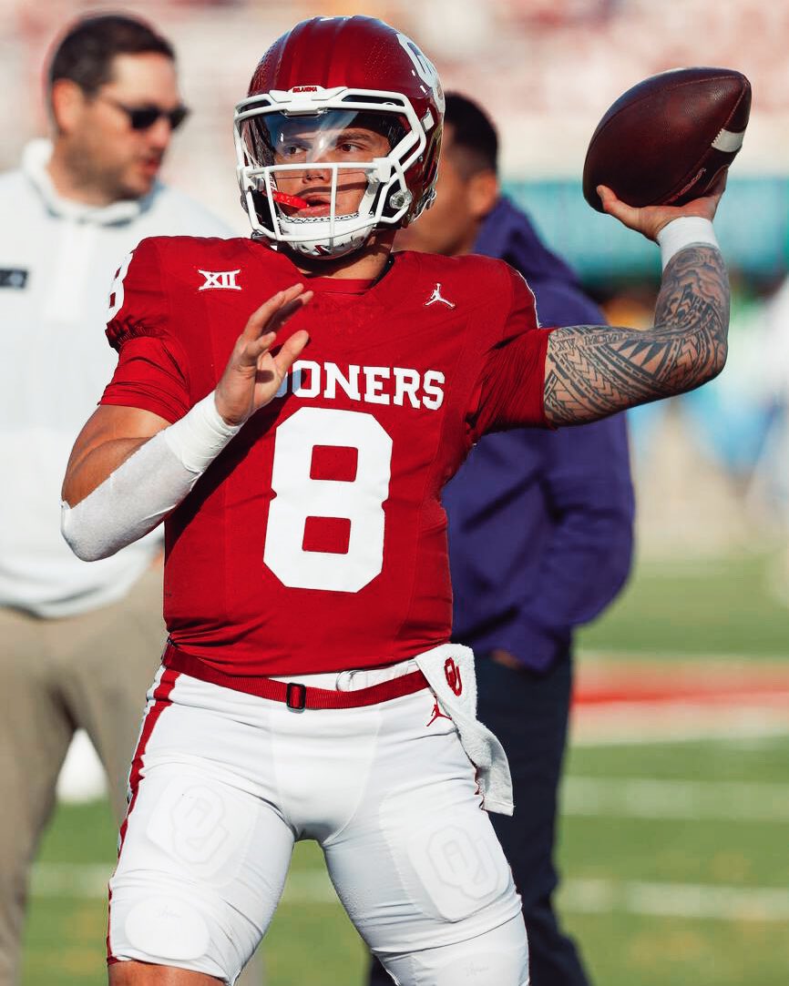 PFF_College's tweet photo. Oklahoma Quarterback Dillon Gabriel has entered the transfer portal, per @mzenitz https://t.co/VpeePuvCaM
