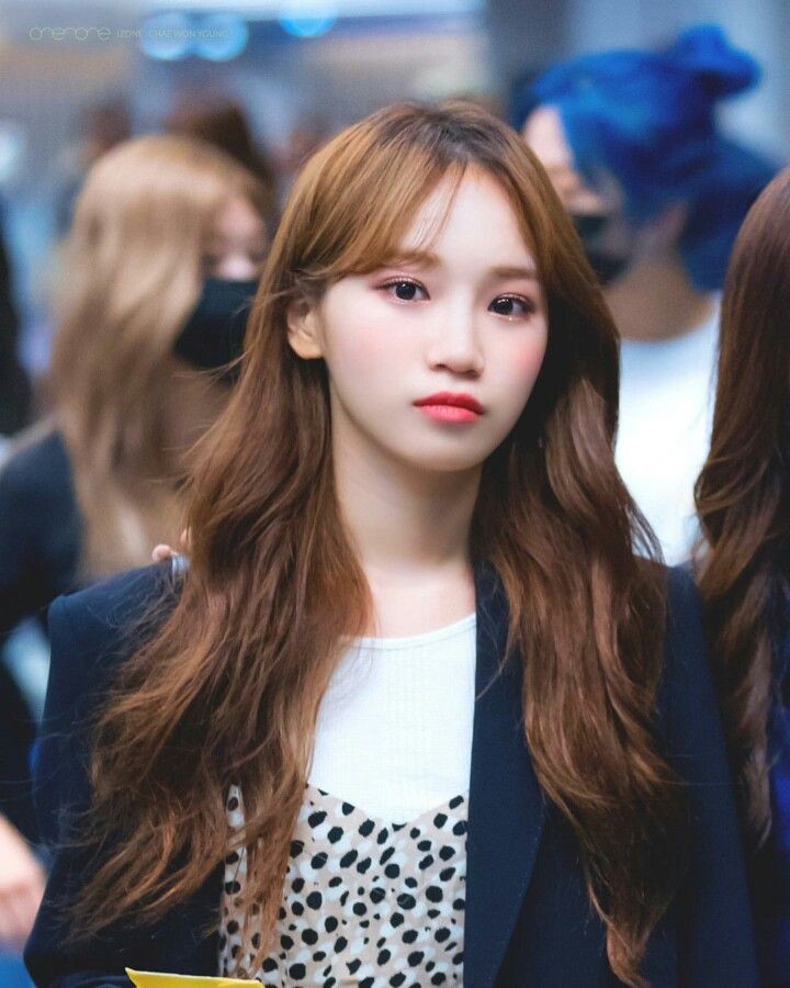 Is Chaewon from LE SSERAFIM copying Chaewon from IZ*ONE again? Knetz reacts
