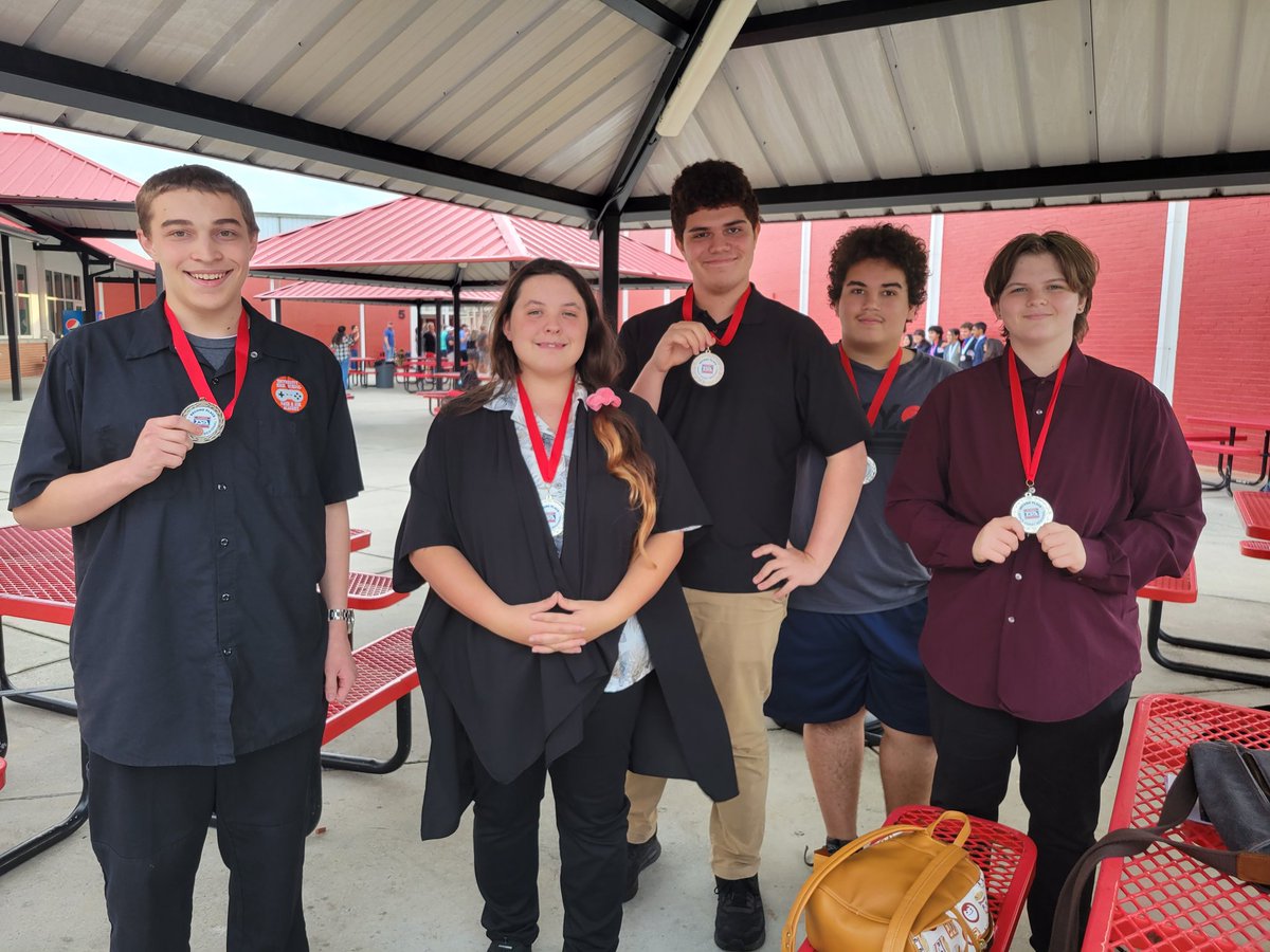 UHSTitanENGR's tweet image. Florida TSA Space Coast Regional Conference was a success for UHS! We placed 2nd in Video Game Design and 2nd in Biotechnology Design. 😄🙌🥳 @UHSTitans411 @UHSChenoweth @fltsa @volusiaschools @VCSCTE